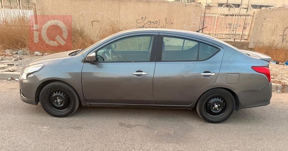 نيسان فيرسا